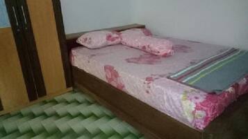 Standard Room, Private Bathroom | Bed sheets