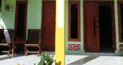 Herry Panggang Homestay and Transport Service