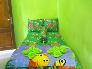 Standard Room | Laptop workspace - Homestay Anyar (Banyuwangi)