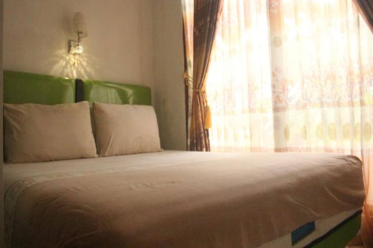 Standard Room | Laptop workspace