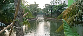 Apartment Green Lake View Ciputat by Celebrity Room
