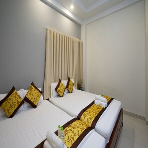 Laptop workspace, free WiFi, bed sheets