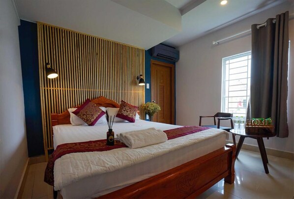 Standard Room | Minibar, desk, free WiFi, bed sheets - Kachiusa 2 Hotel (Ho Chi Minh City)