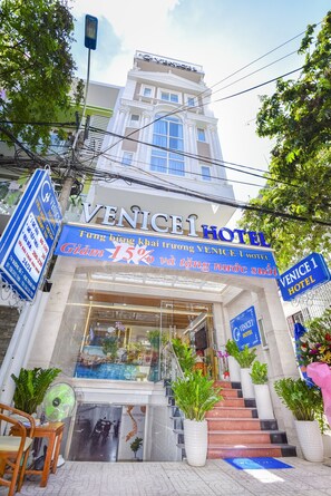 Exterior - Venice 1 Hotel (Ho Chi Minh City)