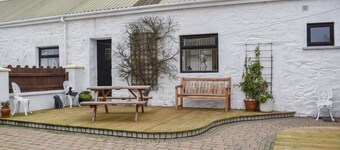 Rose Cottage Captivating 1-bed Cottage in Bangor
