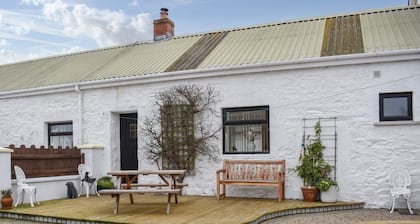 Rose Cottage Captivating 1-bed Cottage in Bangor