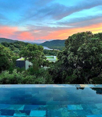 CONTEMPORARY VILLA OVERLOOKING LAKE TALZA IN ABSOLUTE CALM