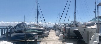 Downtown Northport walking to everything including beach! Handicap accessible