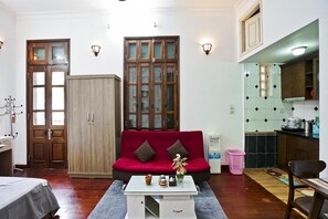 TV - Centre Hanoi Apartment / Ba Dinh Hanoi (Ba Dinh)