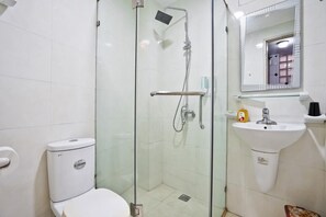 Bathroom - Centre Hanoi Apartment / Ba Dinh Hanoi (Ba Dinh)