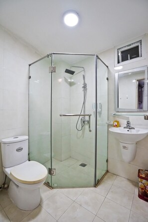 Bathroom - Centre Hanoi Apartment / Ba Dinh Hanoi (Ba Dinh)