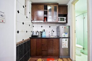 Fridge, microwave - Centre Hanoi Apartment / Ba Dinh Hanoi (Ba Dinh)