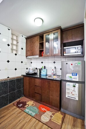 Kühlschrank, Mikrowelle