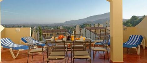 تناول الطعام بالخارج