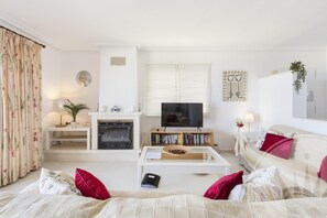 TV, DVD player - La Manga Club Los Olivos Apartment 68 (La Manga Club, Cartagena)