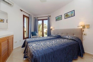 3 chambres, fer et planche à repasser, Wi-Fi, draps fournis