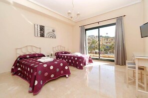 3 bedrooms, iron/ironing board, WiFi, bed sheets