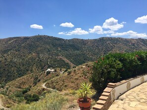 Property grounds - Casa Casira & studio - 8 persons, Costa Del Sol. (viñuela)