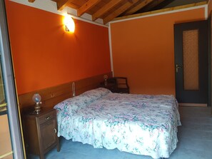 2 bedrooms, bed sheets
