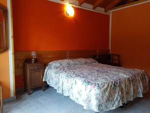 2 bedrooms, bed sheets - Casa Vacanza Oriana (Scareno)