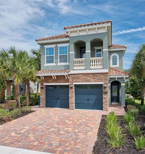 Exterior - Private Pool and Game Room with Waterpark & Resort Access at Encore Resorts. (Reunion)