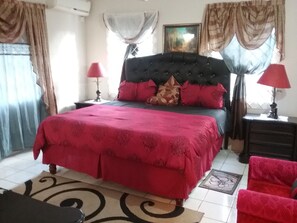 2 chambres, fer et planche à repasser, Wi-Fi gratuit, draps fournis