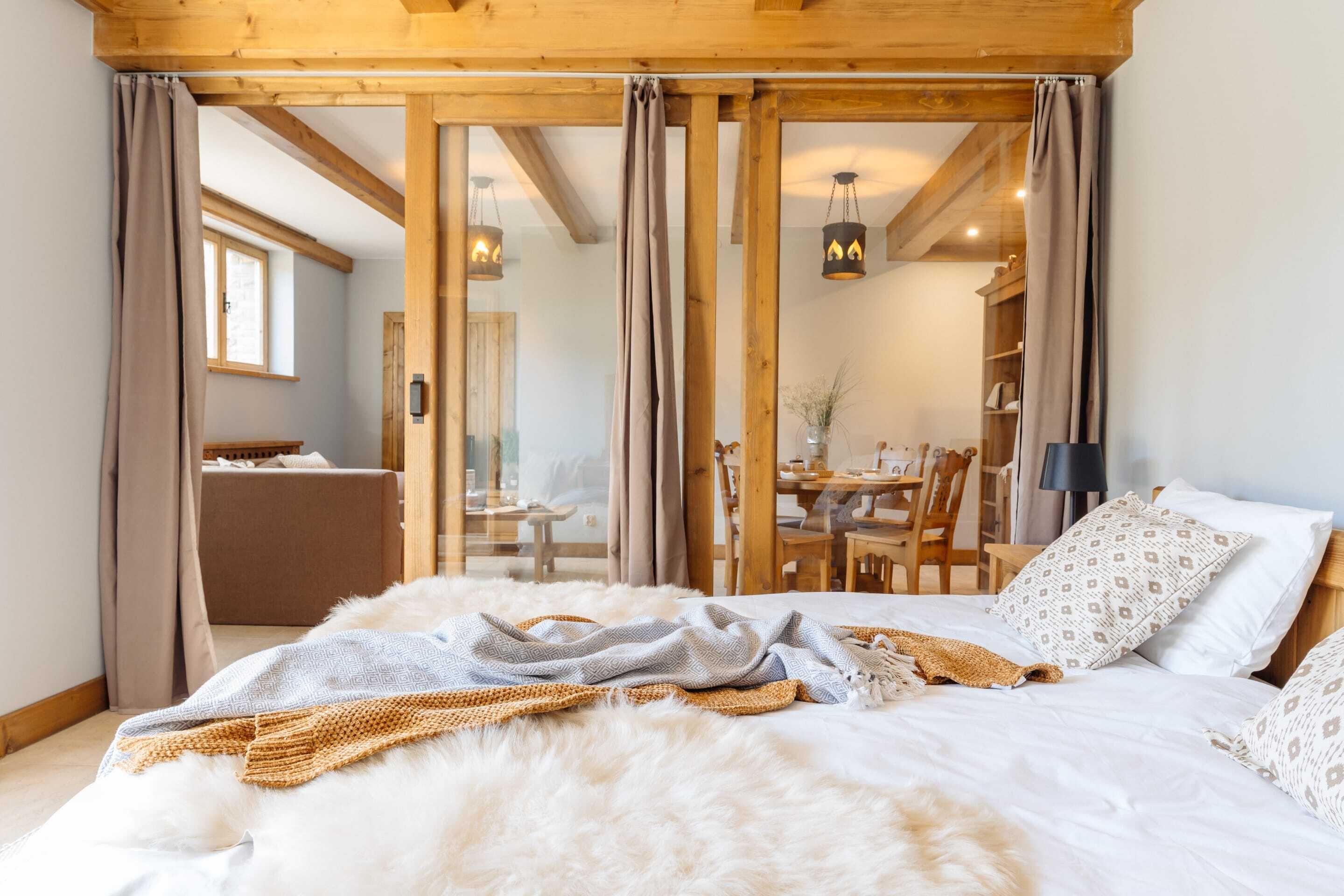 Lägenhet Deluxe | Individuell inredning, skrivbord, strykjärn/strykbräda och sängkläder