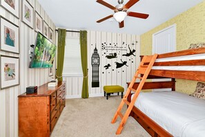9 chambres, coffres-forts dans les chambres, fer et planche à repasser