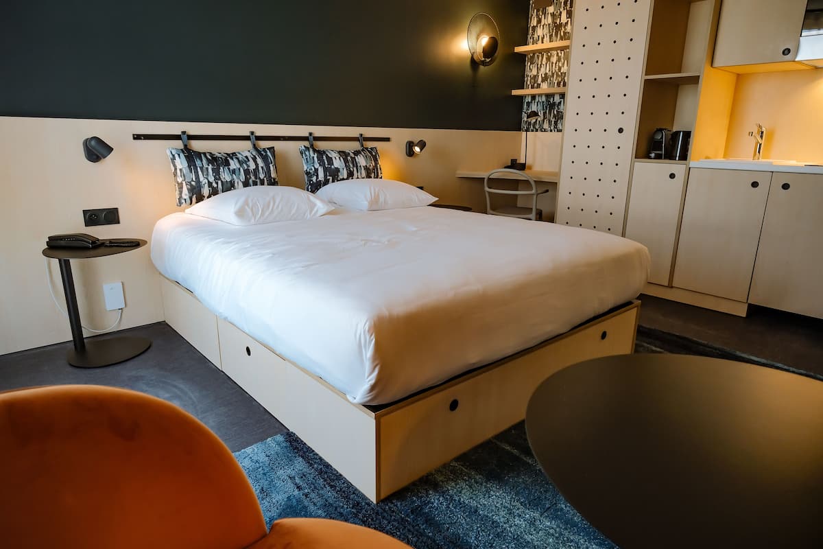 Comfort-Studiosuite | 1 Schlafzimmer, hochwertige Bettwaren, Zimmersafe, individuell dekoriert