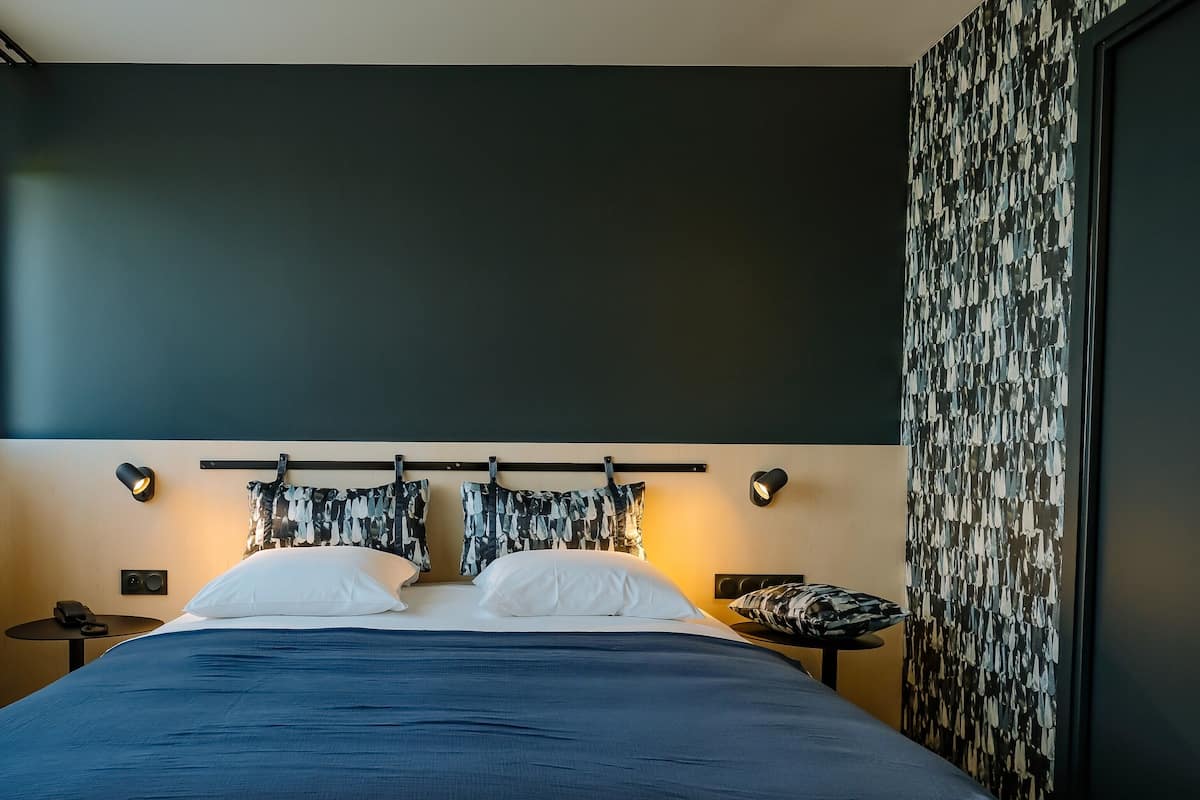 Comfort-Doppelzimmer | 1 Schlafzimmer, hochwertige Bettwaren, Zimmersafe, individuell dekoriert