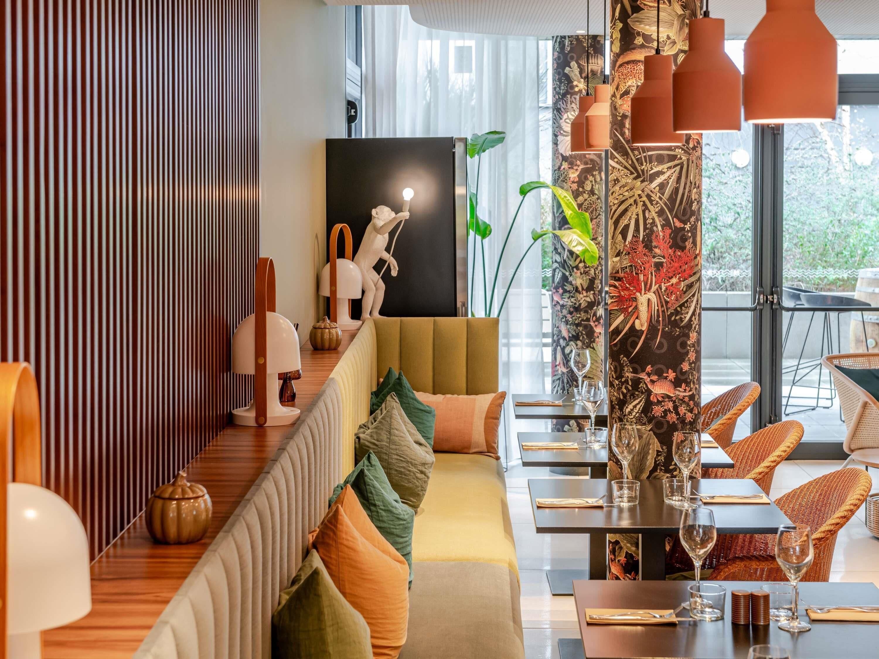 Lunch and dinner served, Mediterranean cuisine