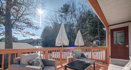 New Lakefront Home sleeps 14 with dock.