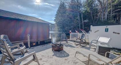 New Lakefront Home sleeps 14 with dock.