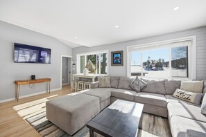 Unclassified image, 5 of 65, button