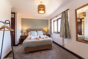 4 chambres, fer et planche à repasser, Wi-Fi, draps fournis