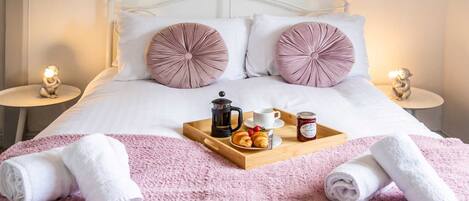 4 chambres, fer et planche à repasser, Wi-Fi, draps fournis