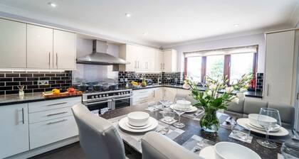 Burgess Beach House - Hot Tub - Garden - Pets OK