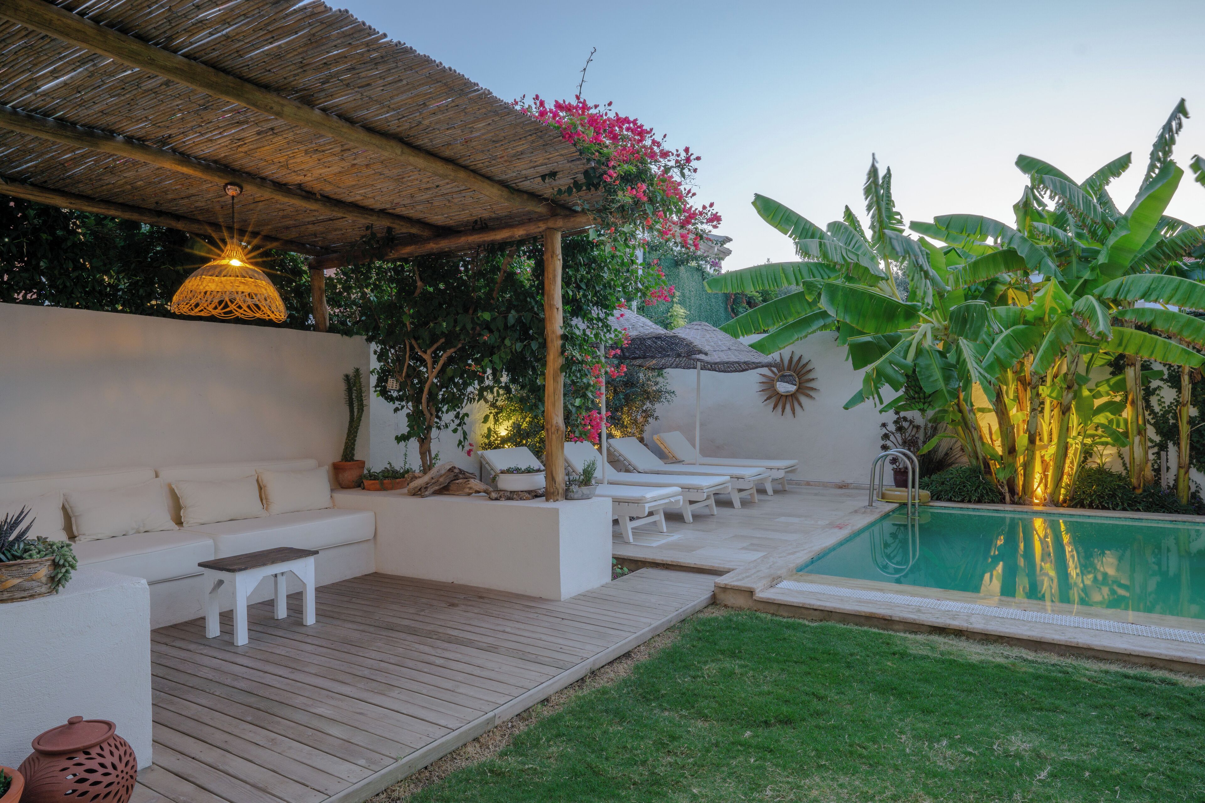 32-inch lcd tv with satellite channels, tv