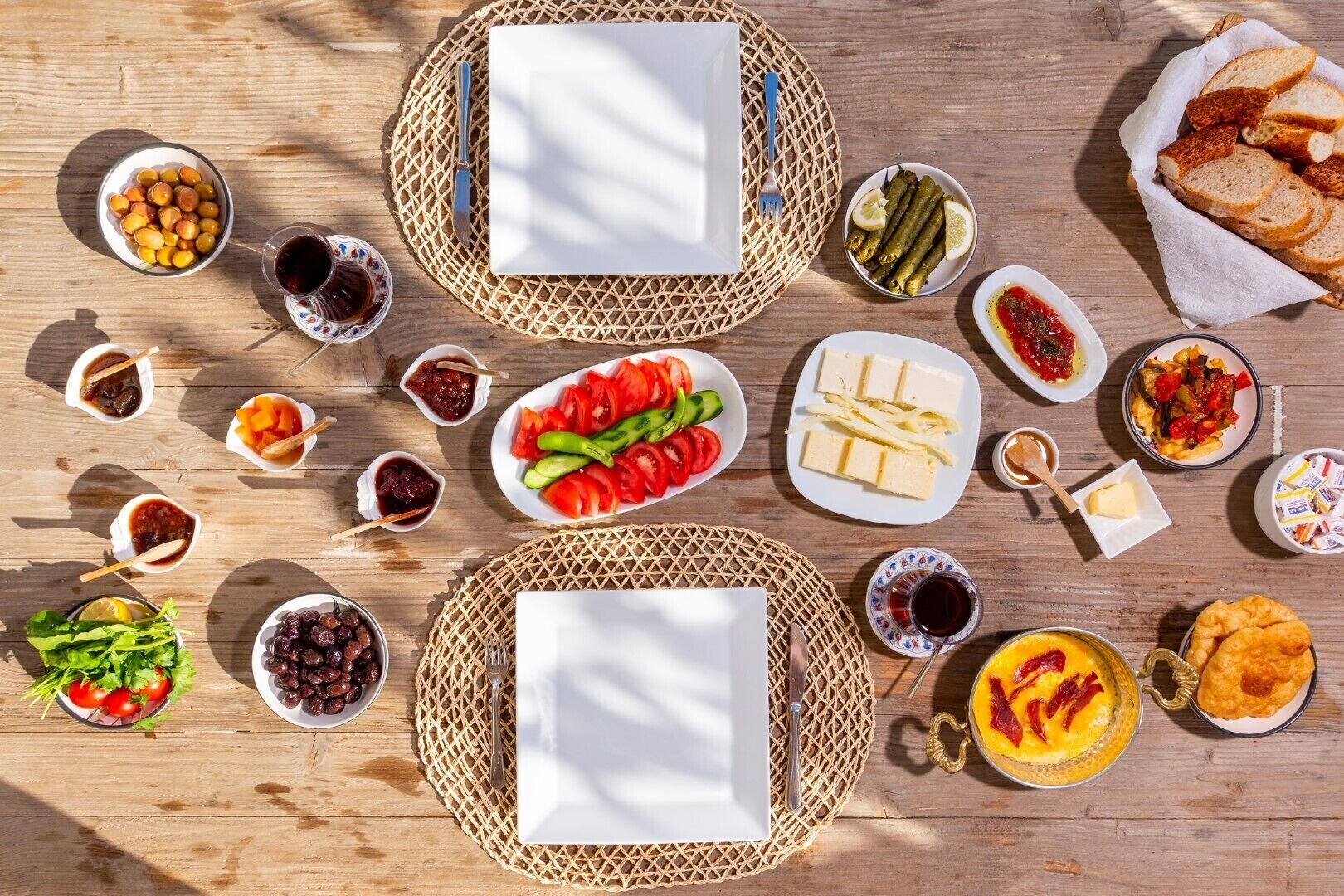 free daily full breakfast