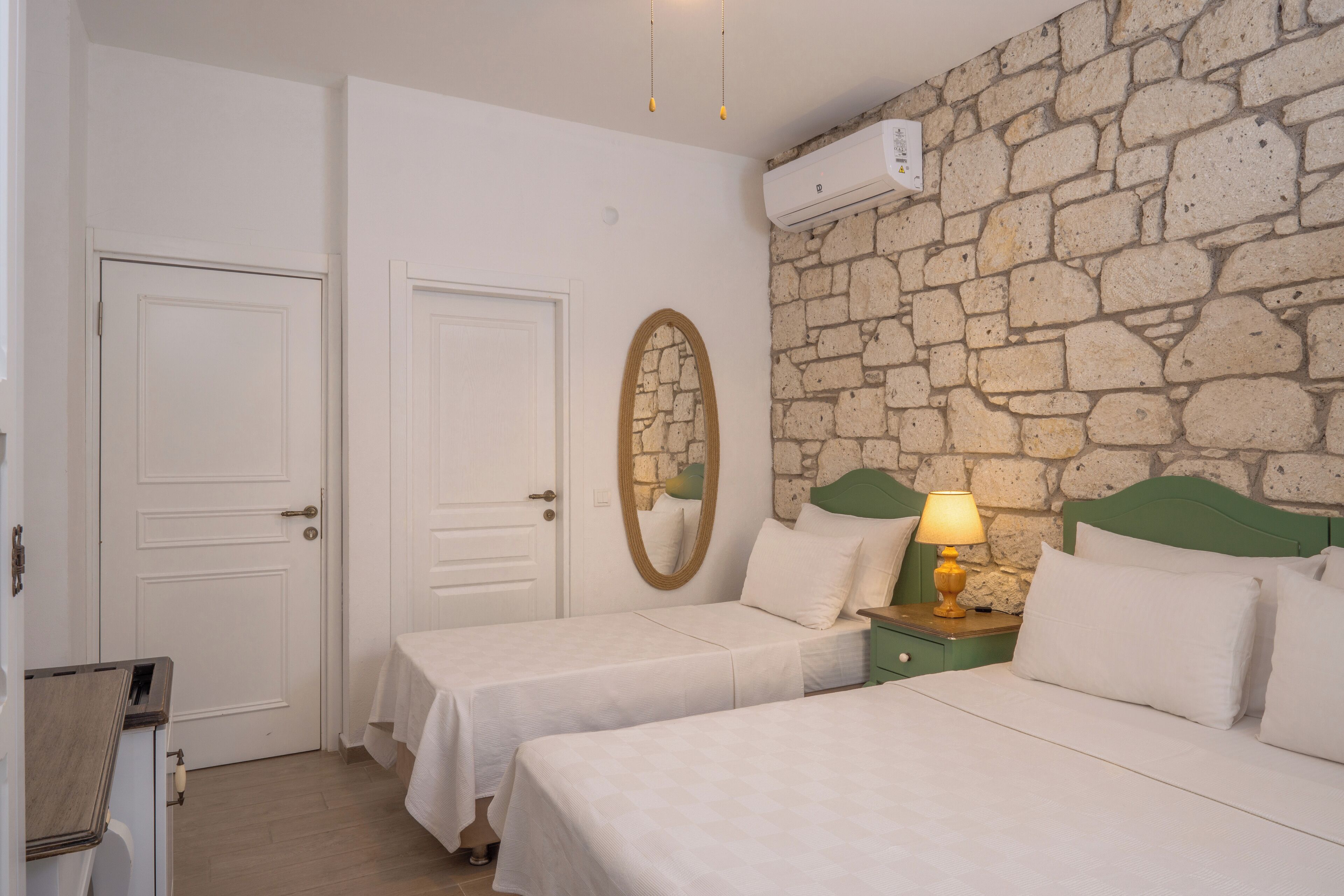 standard triple room | 1 bedroom, minibar, free wifi, bed sheets