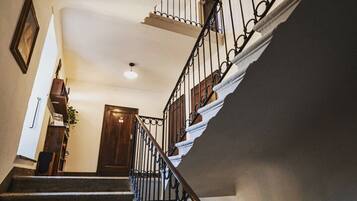 Handrails in hallways