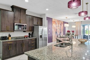 Refrigerador, horno, parrilla de estufa y lavavajillas 