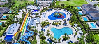 Chic Home with Mini Soccer Field, Golf near Disney with Waterpark & Resort.