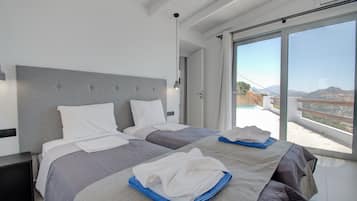2 bedrooms, iron/ironing board, WiFi (free), bed sheets