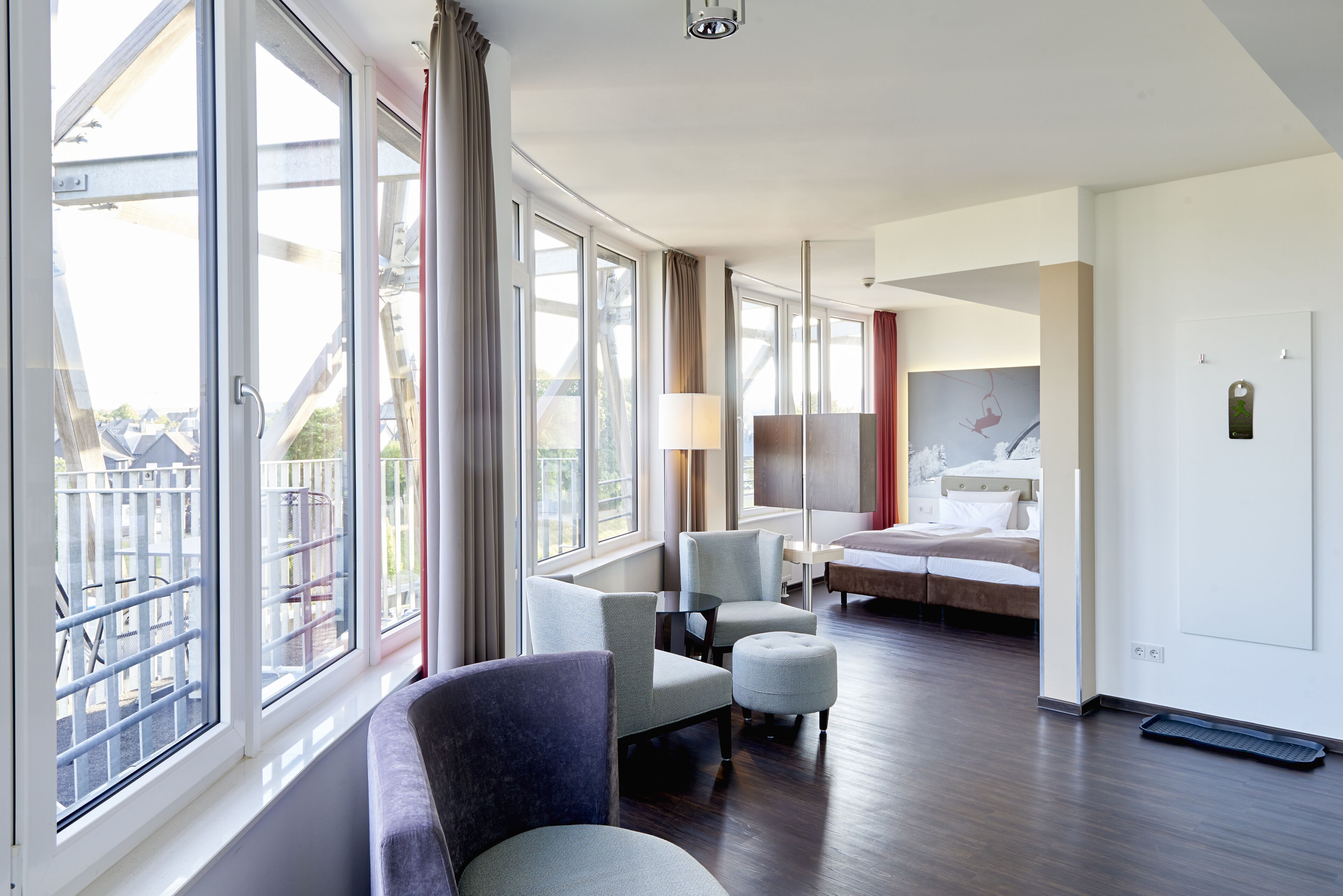 Hypo-allergenic bedding, minibar, in-room safe, desk