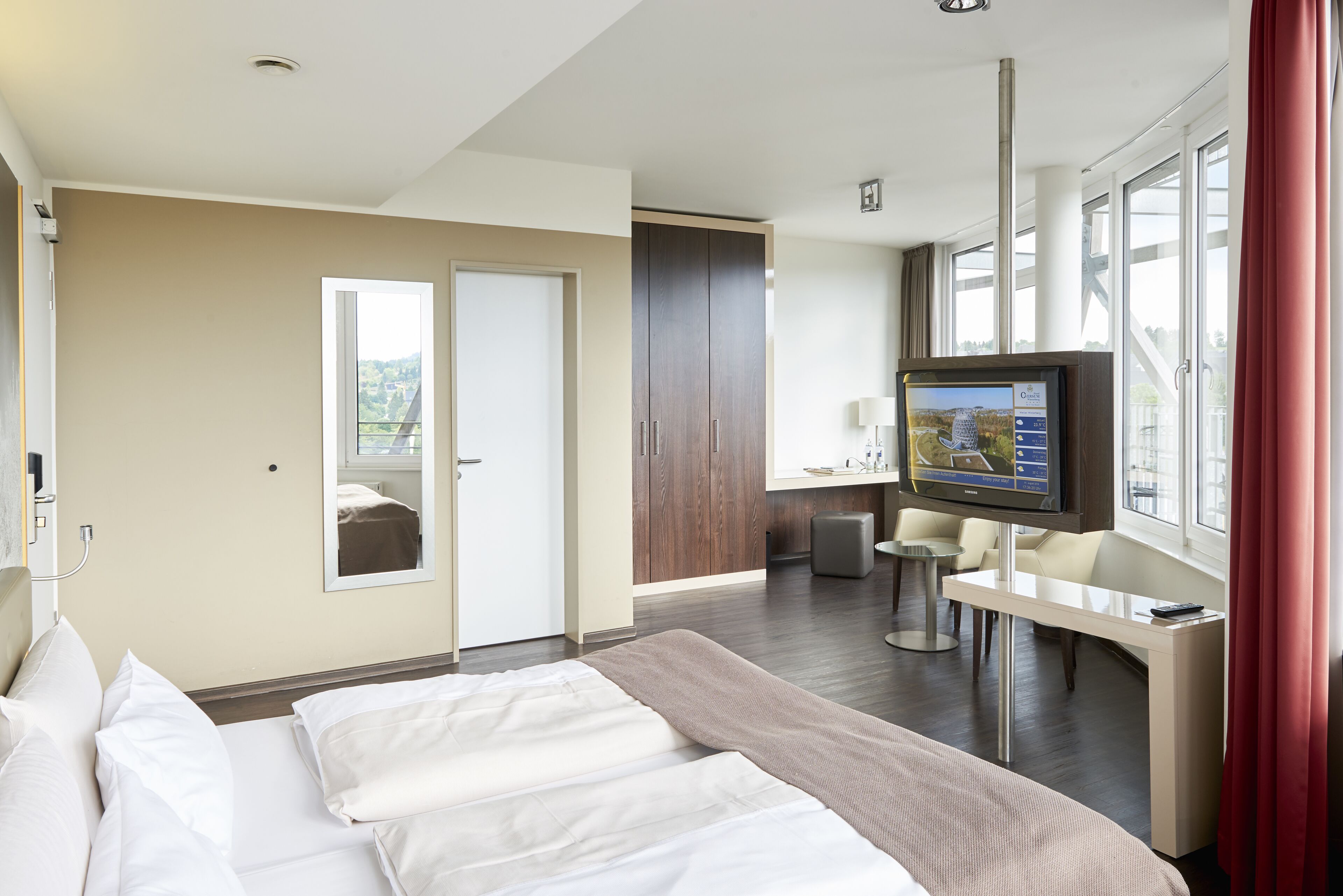 Deluxe Double Room | Hypo-allergenic bedding available, minibar, in-room safe, desk