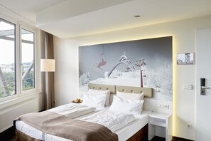 Deluxe Double Room | Hypo-allergenic bedding, minibar, in-room safe, desk