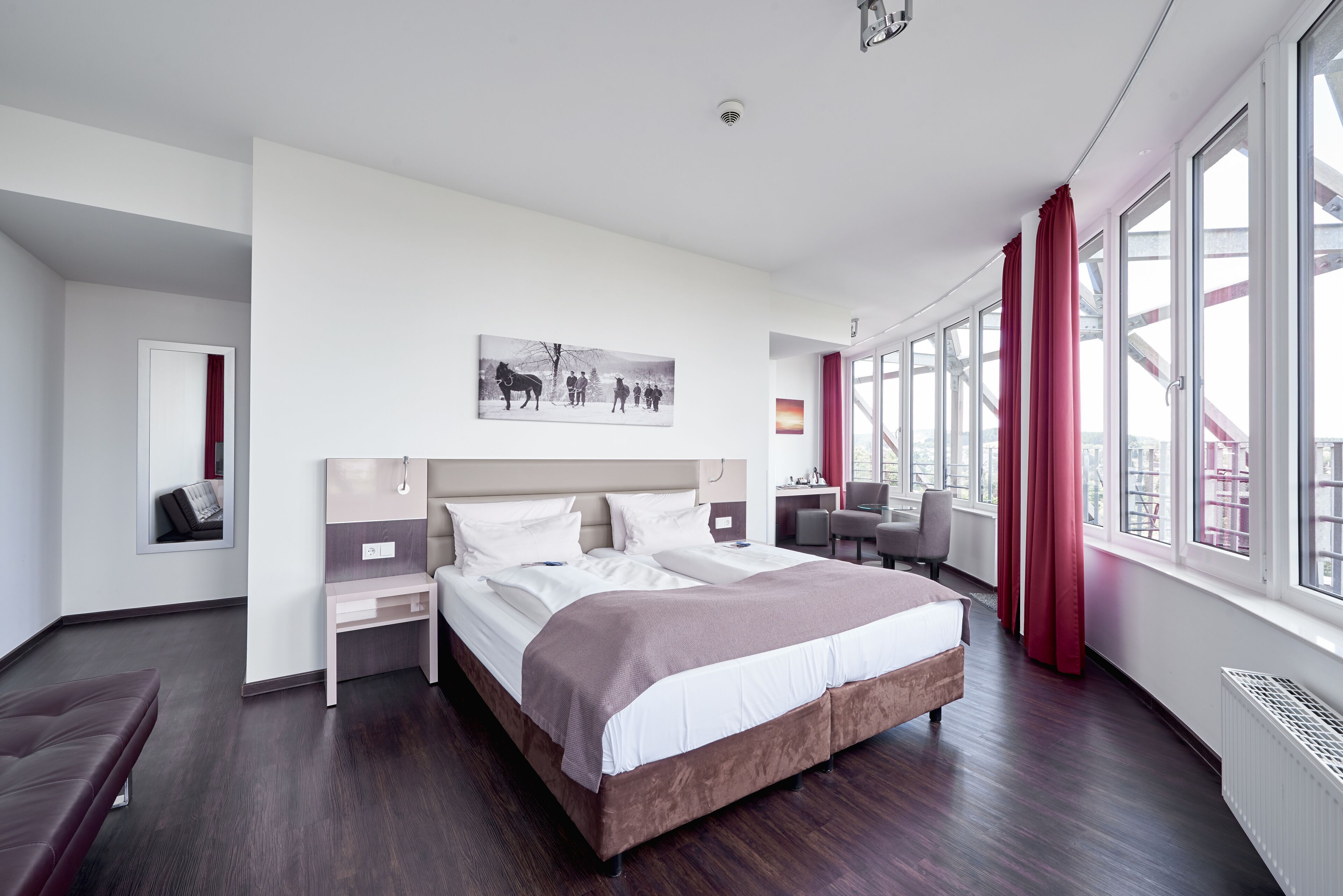 Hypo-allergenic bedding, minibar, in-room safe, desk