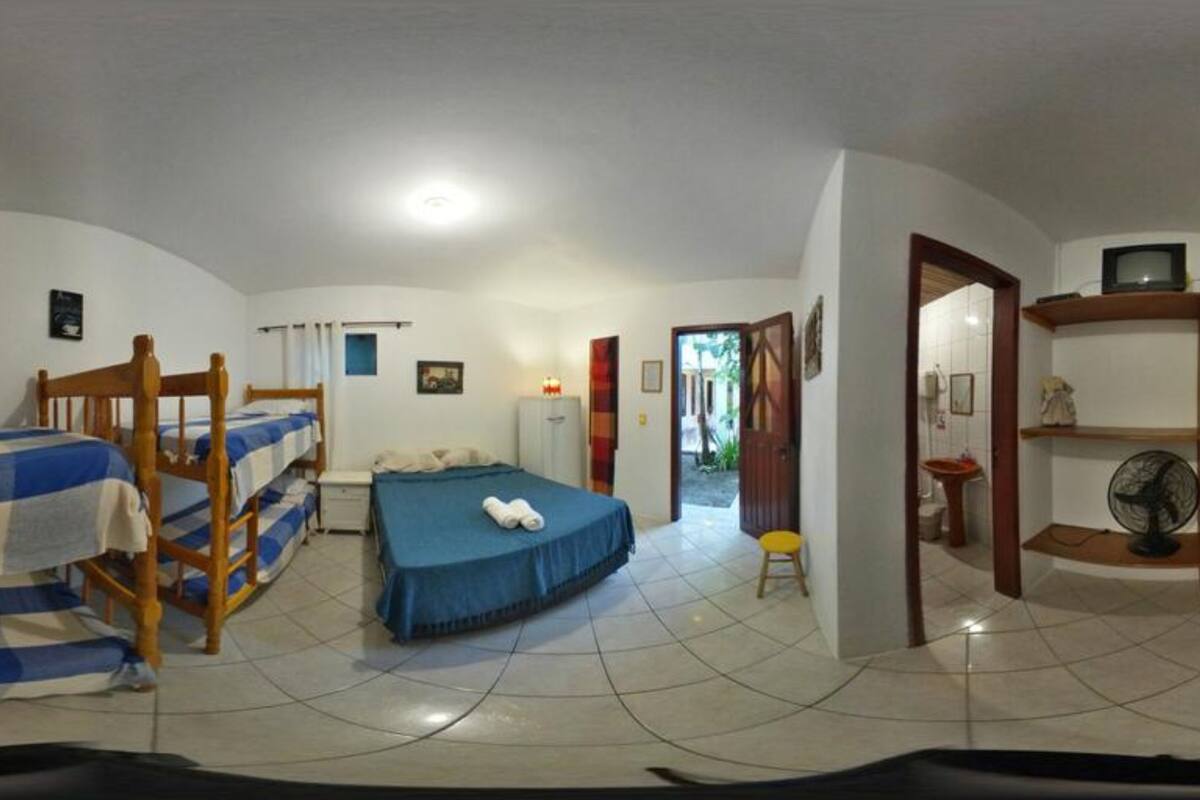 Ferros/tábuas de passar roupa, Wi-Fi de cortesia, roupa de cama