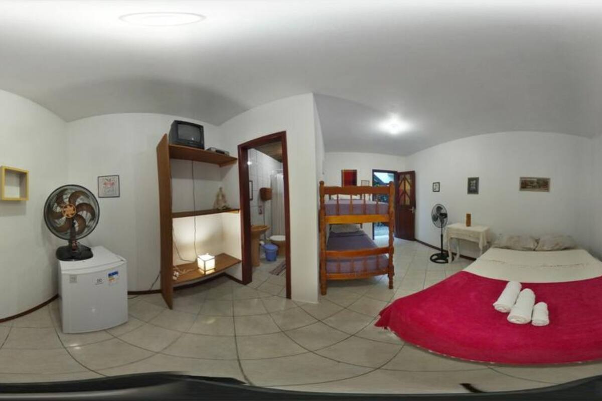 Ferros/tábuas de passar roupa, Wi-Fi de cortesia, roupa de cama